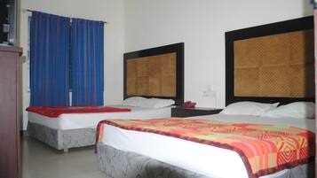 Escrivaninha, quartos à prova de som, roupa de cama