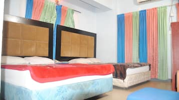 Escrivaninha, quartos à prova de som, roupa de cama