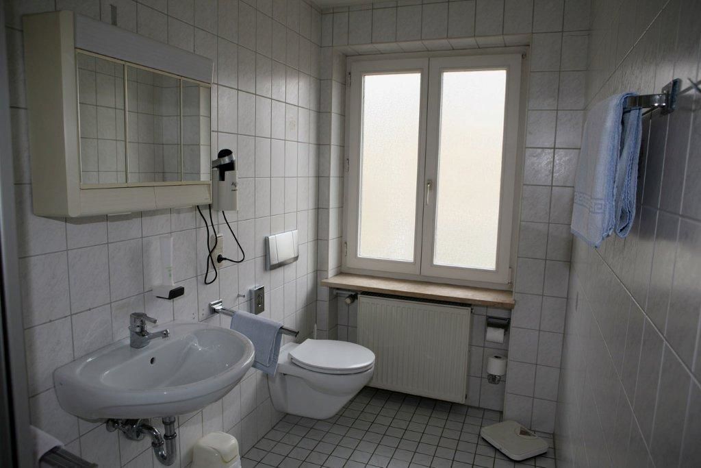 shower, free toiletries, hair dryer, slippers