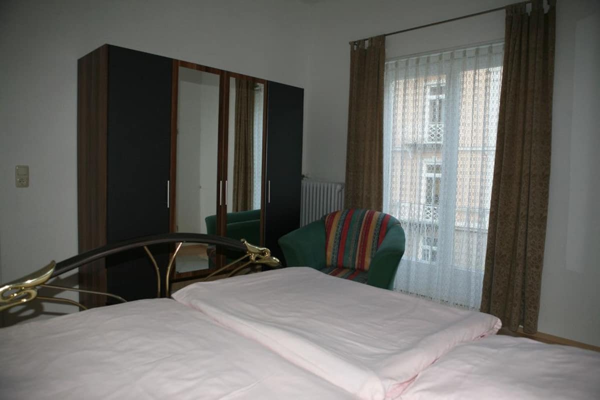 premium bedding, minibar, desk, free wifi