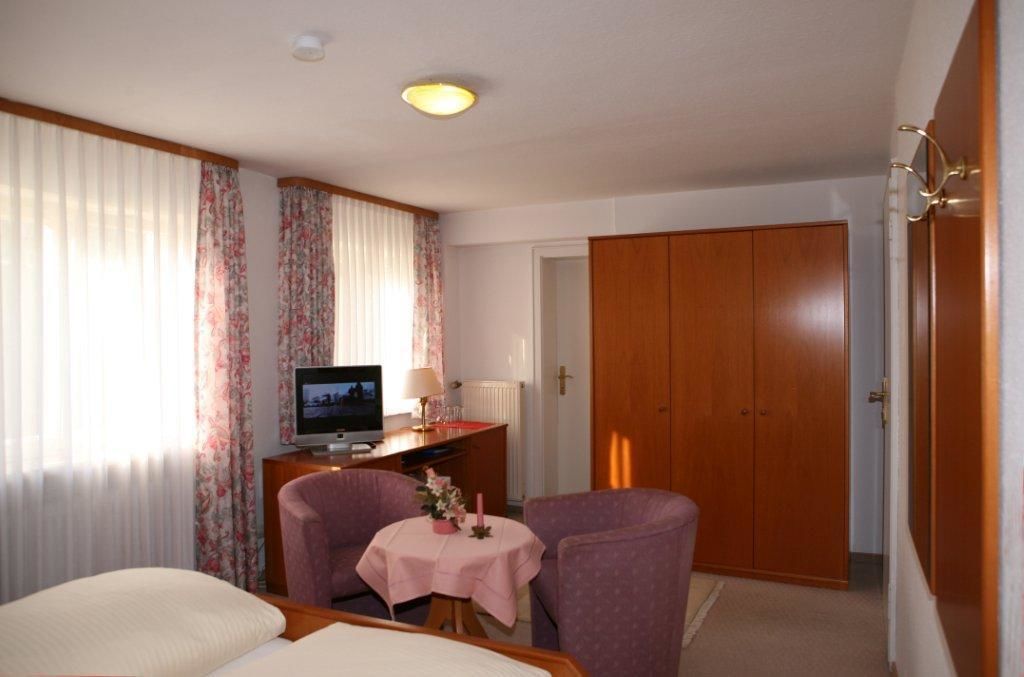 apartment, 1 bedroom (garden house) | living area | flat-screen tv