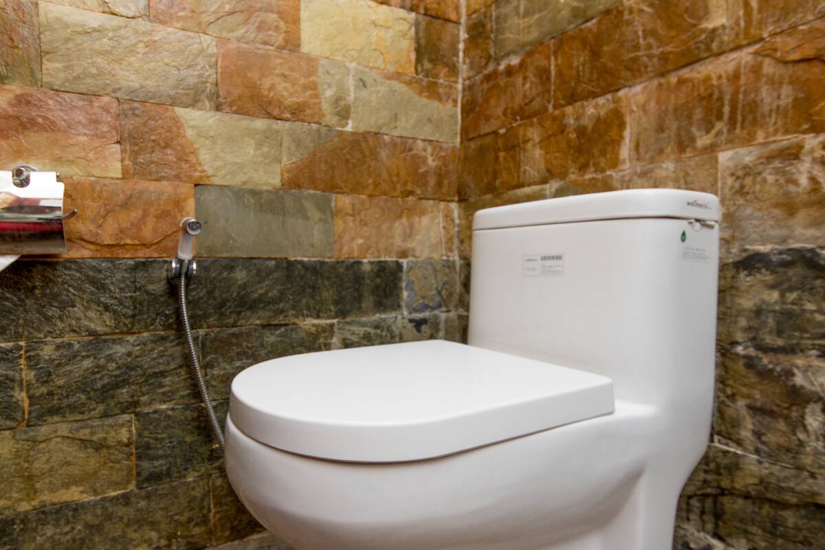 shower, free toiletries, slippers, towels