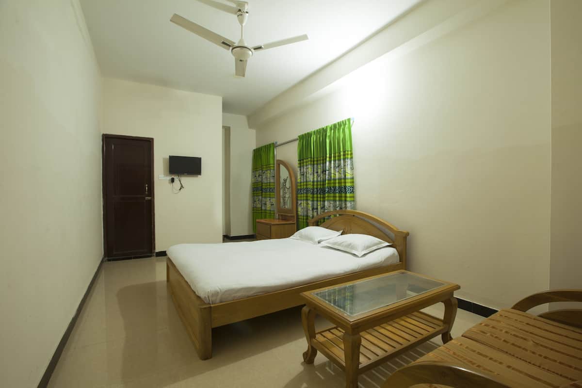 Economy Room, 1 Double Bed | Desk, free WiFi