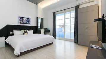 Double Room | Desk, blackout drapes, soundproofing, free WiFi