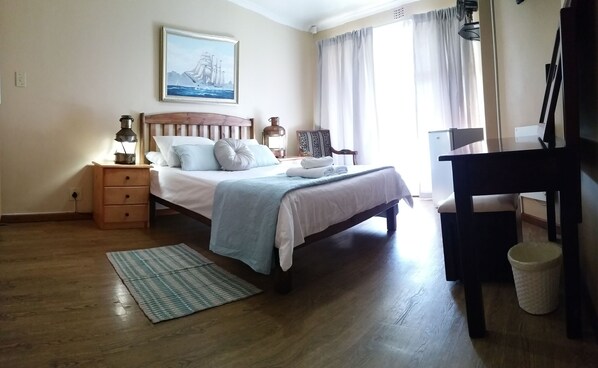 Deluxe Room, Ensuite | View from room - Saltycrax Backpackers and Adventures (Cape Town)