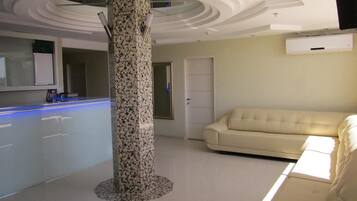 Khu tiếp khách ở sảnh