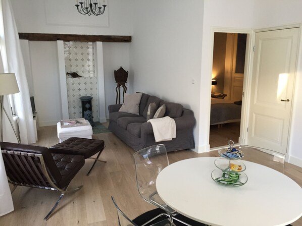 1 bedroom, desk, soundproofing, iron/ironing board