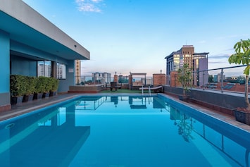 Rooftop pool