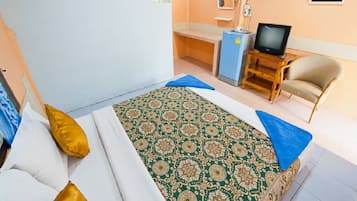 1 bedroom, bed sheets