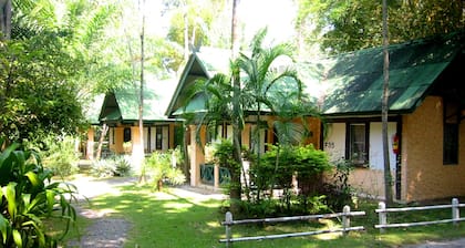 Huaykhakhaeng Country Home Resort