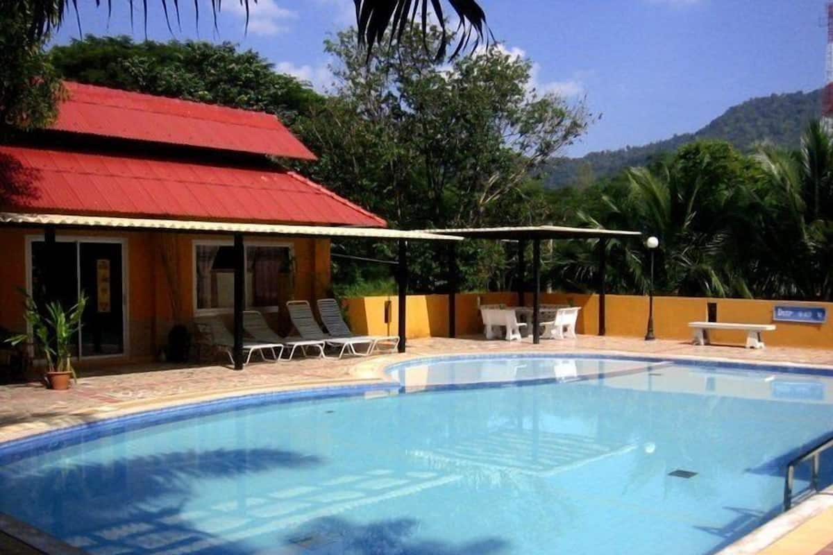 Deluxe Twin Room, 1 Bedroom | 1 bedroom, bed sheets