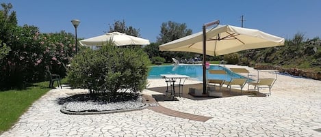 Piscine extérieure (ouverte en saison)