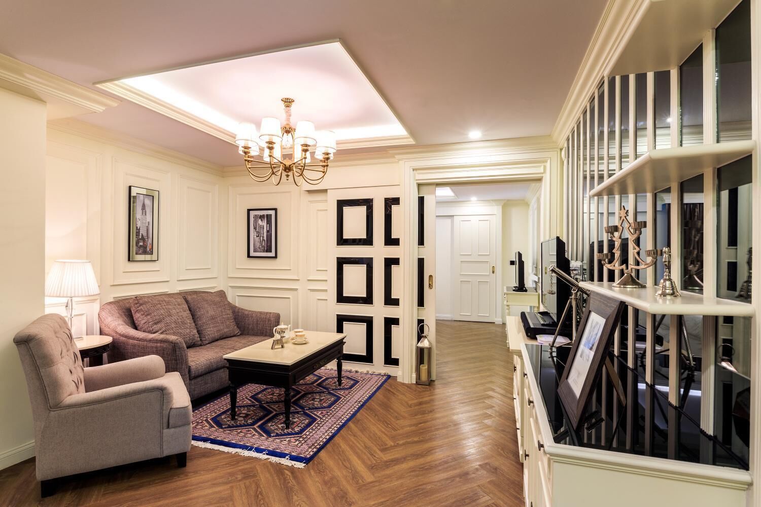 Télévision à écran plat, lecteur de DVD