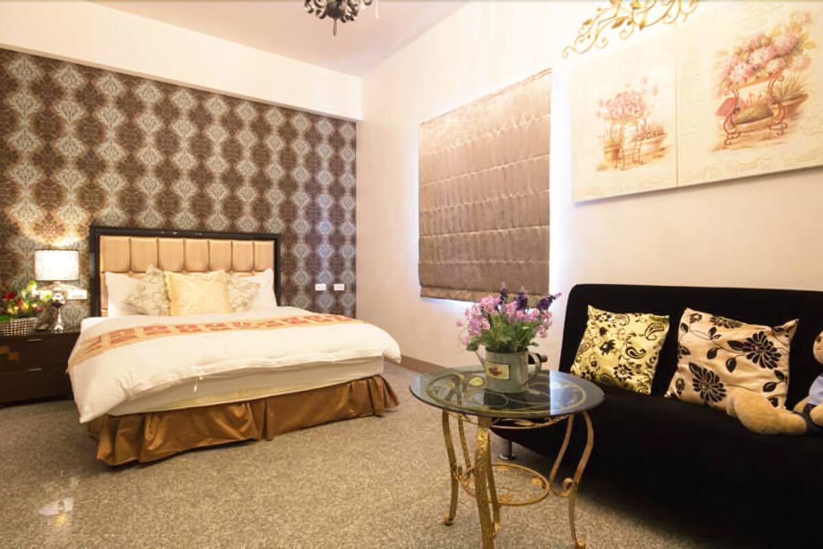 Desk, blackout curtains, rollaway beds, free WiFi