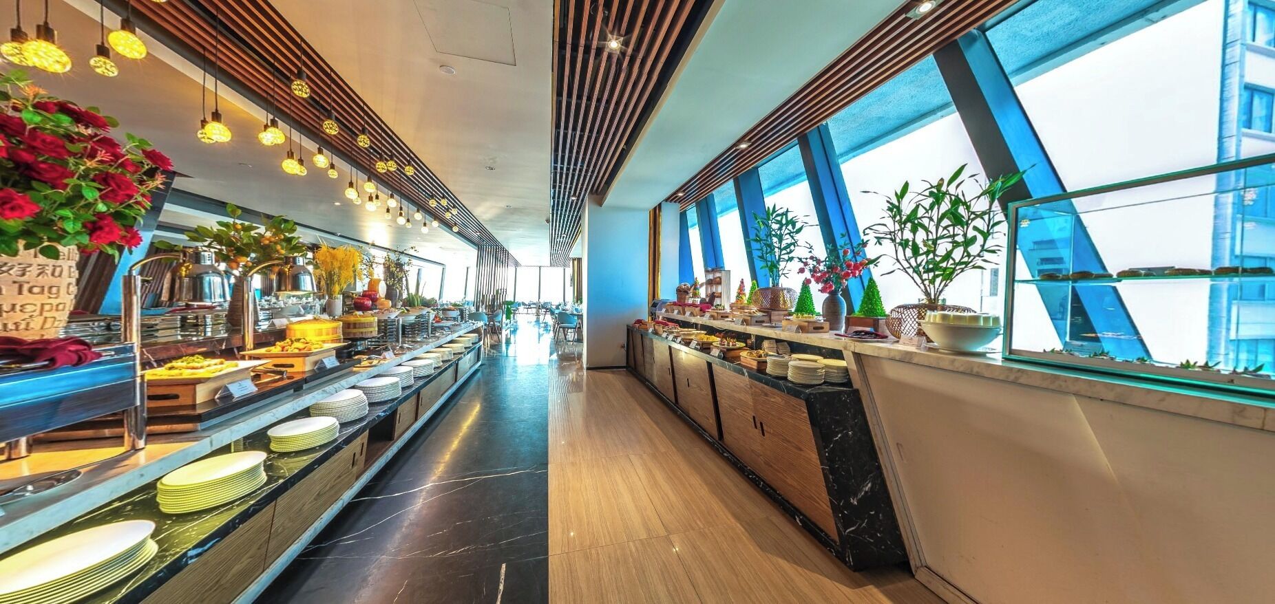 3 restaurants, breakfast, lunch served; local and international cuisine