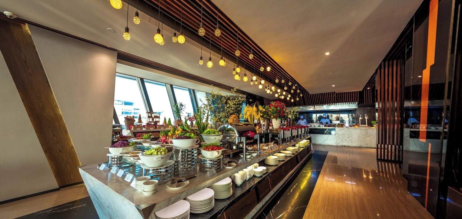 3 restaurants, breakfast, lunch served; local and international cuisine