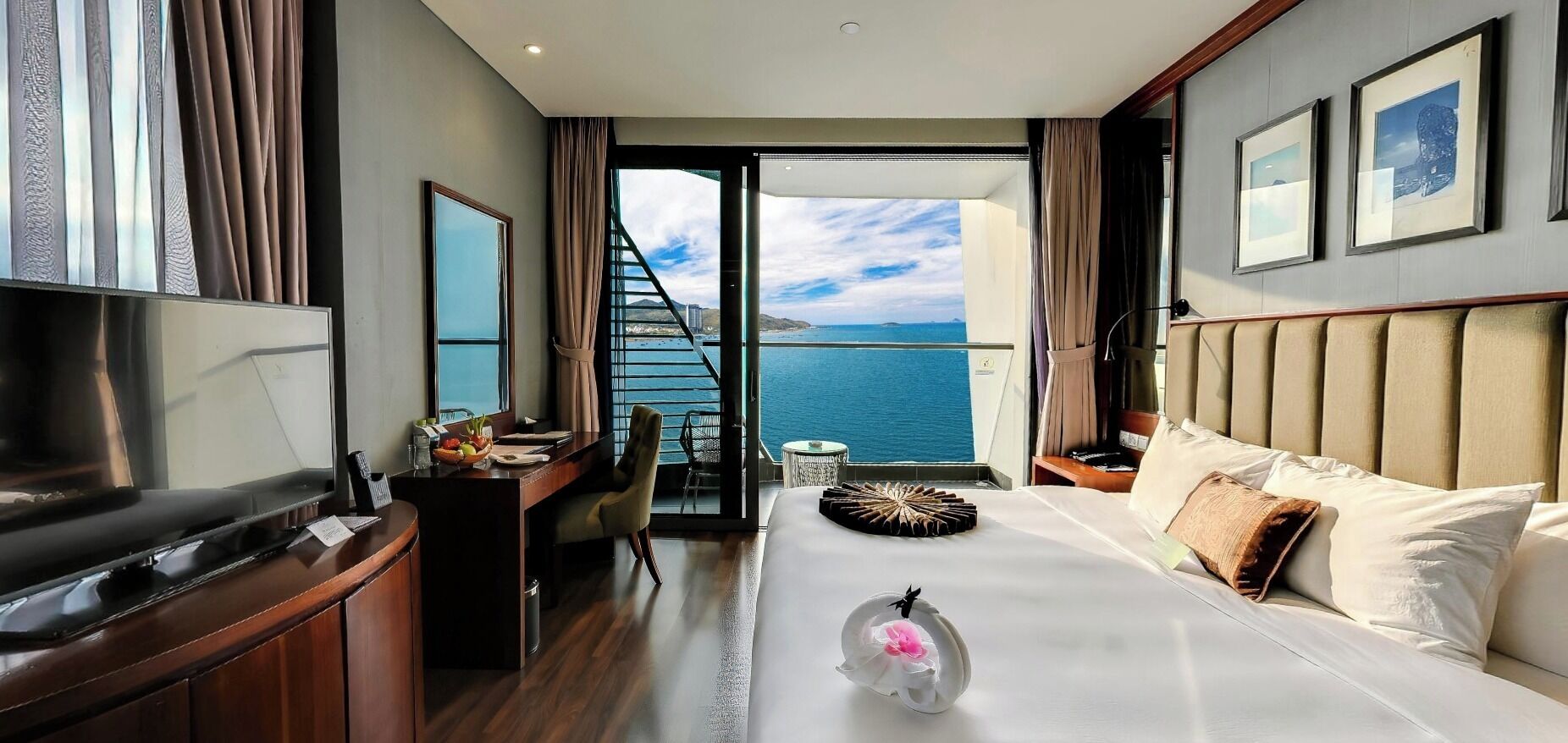 premium double room, ocean view | 1 bedroom, egyptian cotton sheets, premium bedding, down duvets