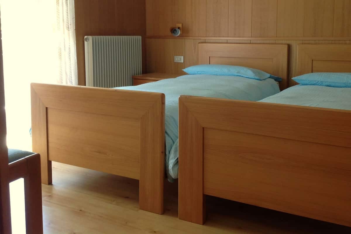 1 bedroom, in-room safe, desk, free WiFi
