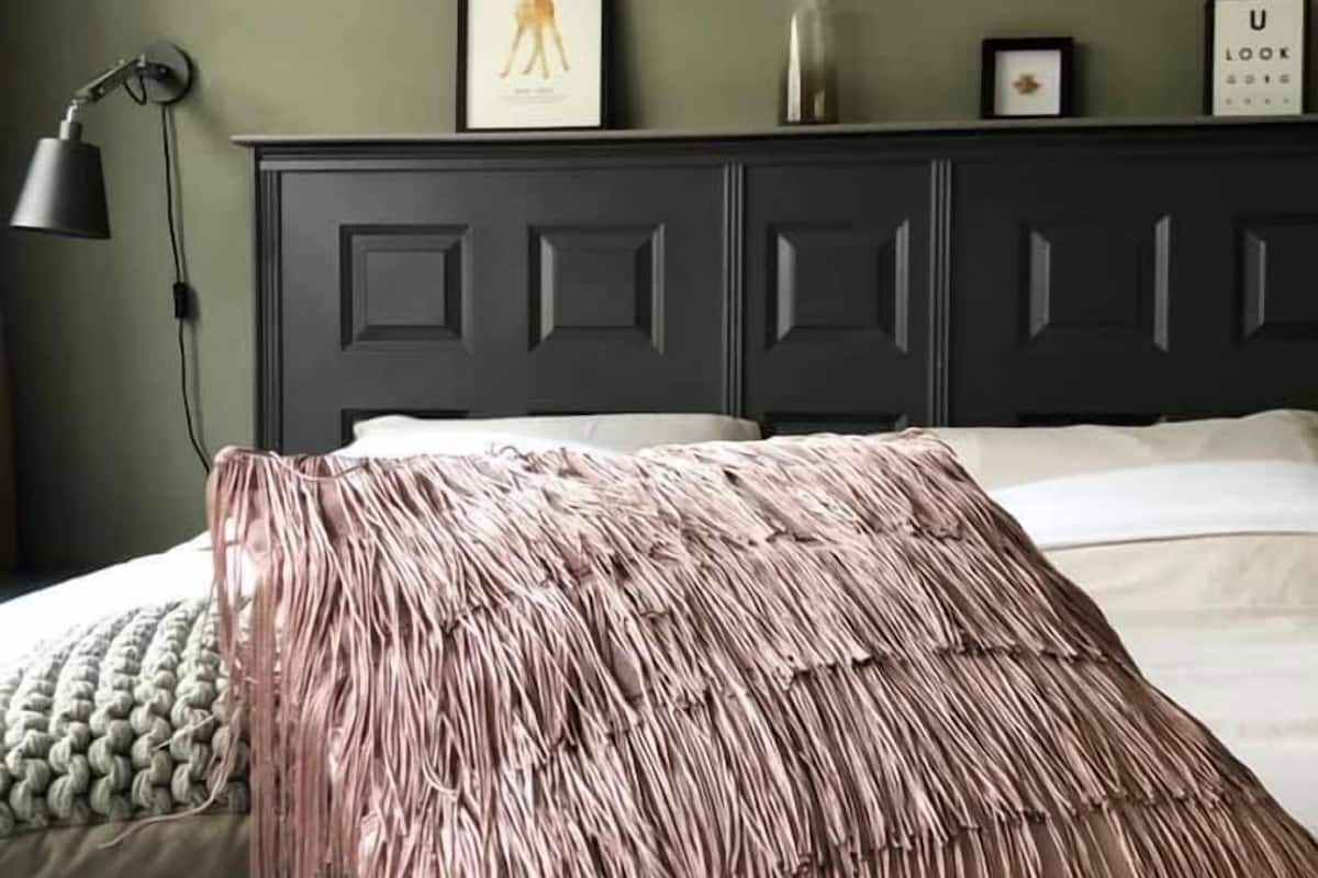 comfort room | desk, free wifi