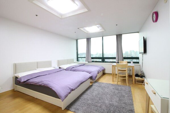 Blackout curtains, iron/ironing board, free WiFi - Atomy Stay (Seoul)