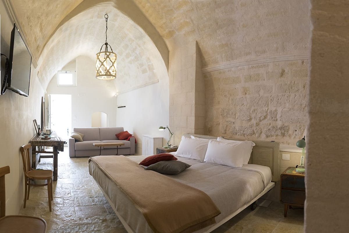 Suite (Turkish Bathroom) | 1 bedroom, hypo-allergenic bedding, down comforters, pillowtop beds