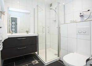 Apartment, 1 Schlafzimmer | Badezimmer | Dusche, kostenlose Toilettenartikel, Haartrockner, Handtücher