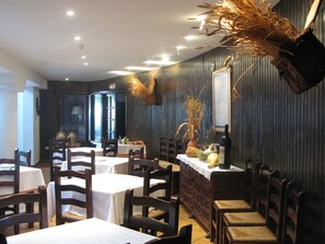 Colazione continentale, servita tutte le mattine (5.50 EUR a persona)