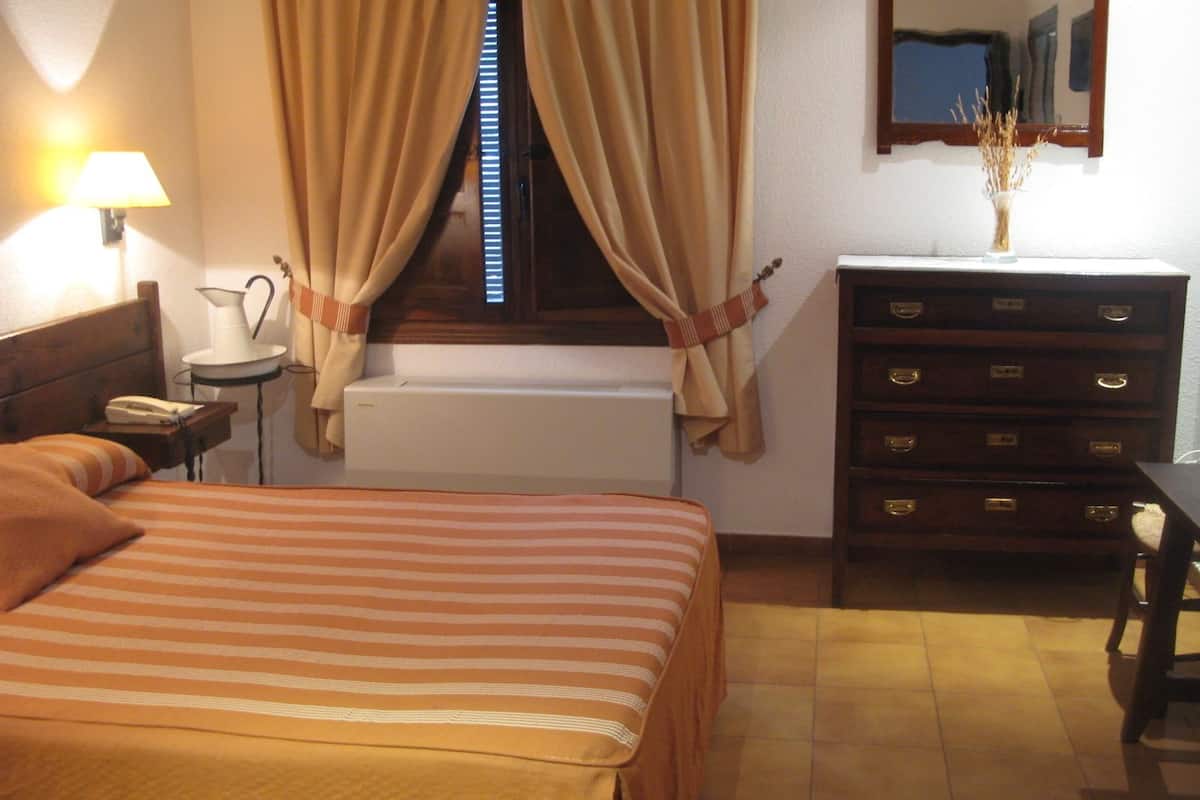 rollaway beds, free wifi, bed sheets