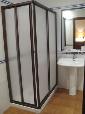 Badkamer met douche
