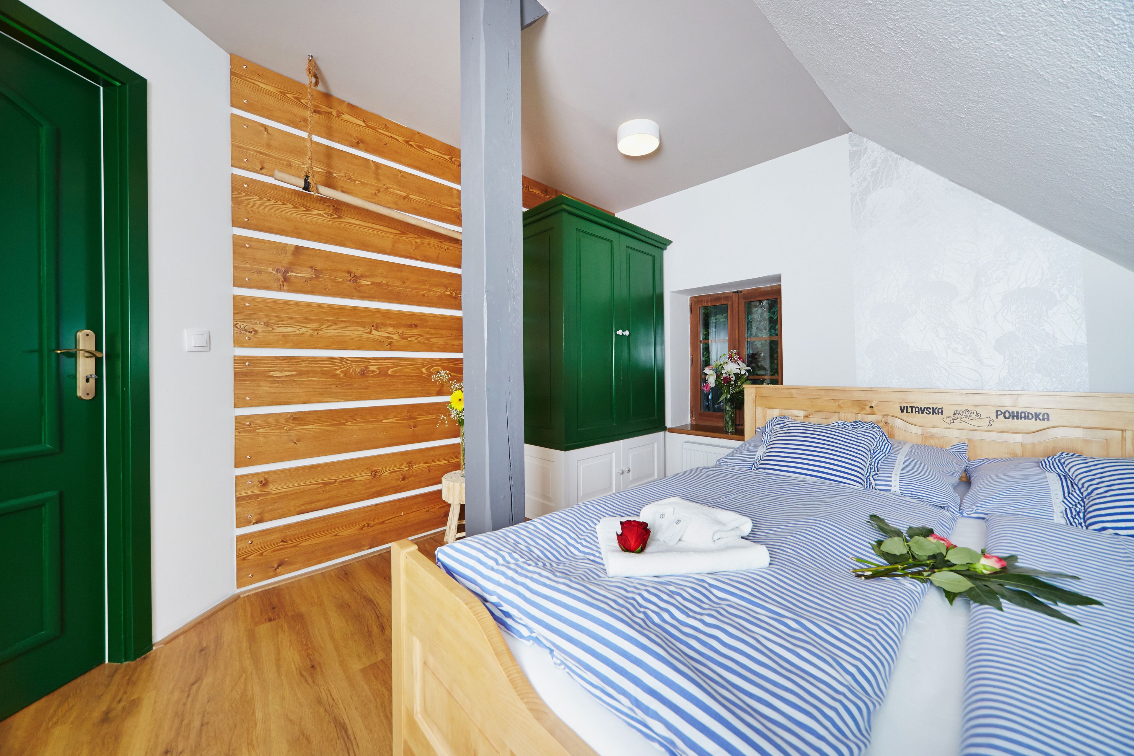 deluxe suite, 2 bedrooms | individually decorated, blackout curtains, free wifi, bed sheets