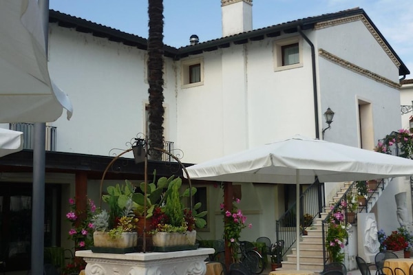 Lunch and dinner served, Italian cuisine