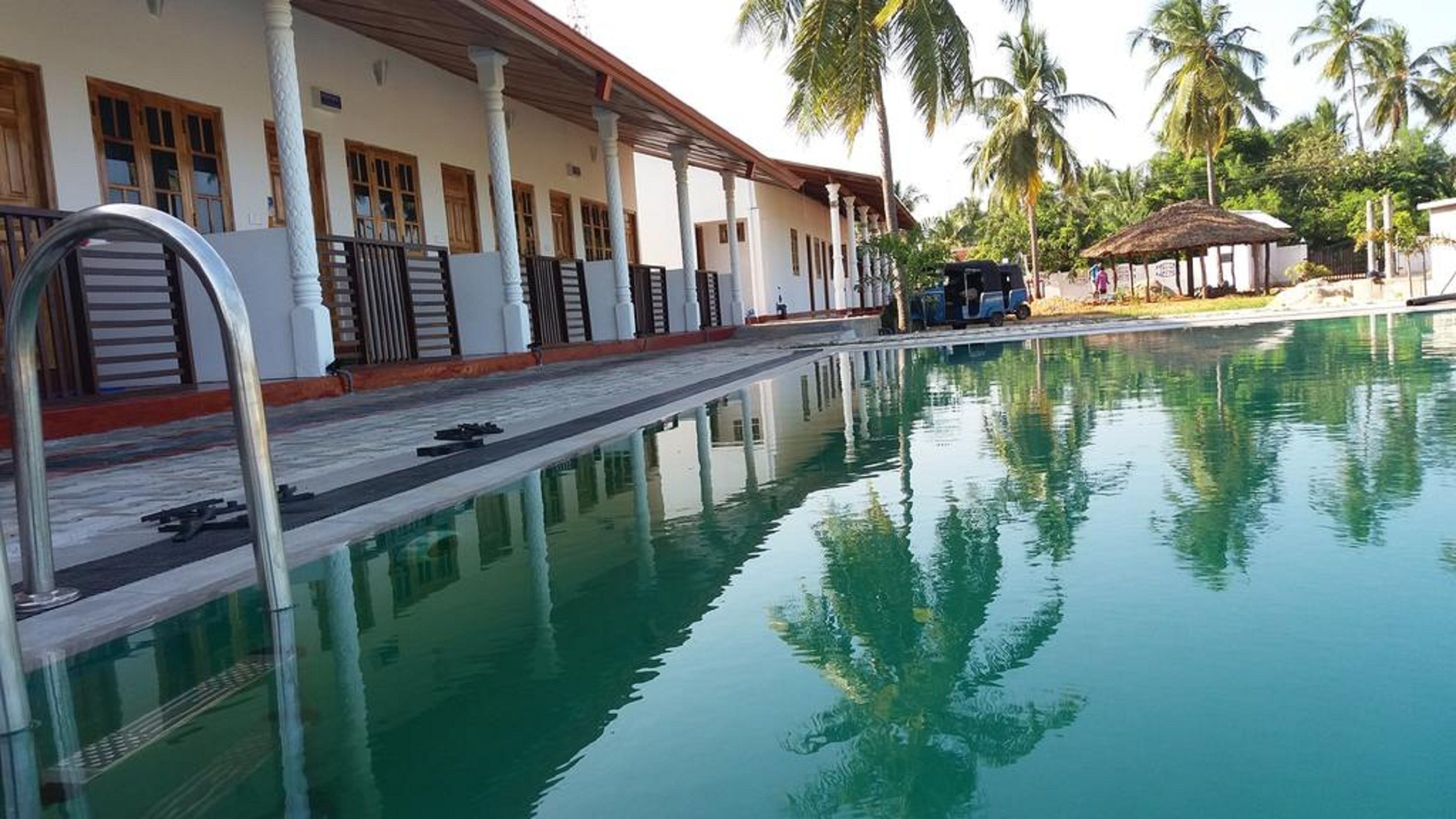 Außenpool, Liegestühle