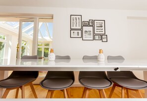 單棟房屋 (6 Bedrooms) | 私人廚房 | 雪櫃、微波爐、焗爐、爐具