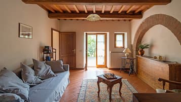 Superior Apartment, 3 Bedrooms, Poolside (Castagneto) | Desk, iron/ironing board, free WiFi