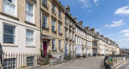 The Wonderland Townhouse - Amazing Alice in Wonderland 8BDR Home