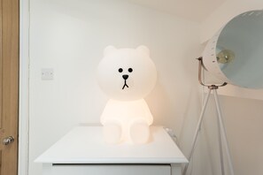 4 bedrooms, desk, laptop workspace, iron/ironing board
