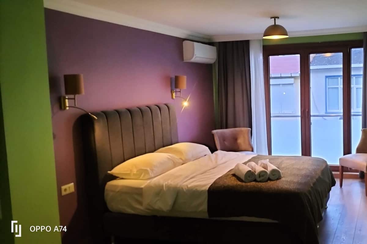 Deluxe Room | Premium bedding, blackout drapes, soundproofing, free WiFi