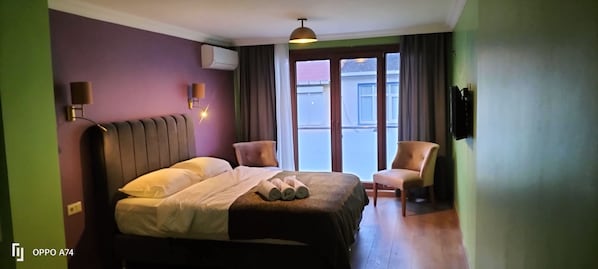 Deluxe Room | Premium bedding, blackout drapes, soundproofing, free WiFi