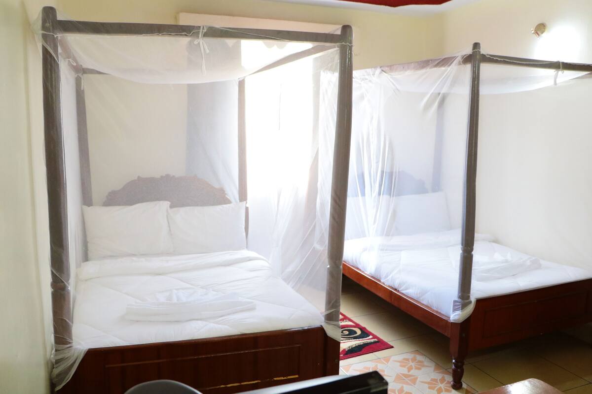 Chambre Standard avec lits jumeaux, 2 lits une place | Bureau, rideaux occultants, chambres insonorisées
