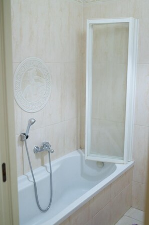 Appartement, 2 chambres | Salle de bain