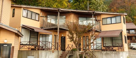 Fachada de la propiedad