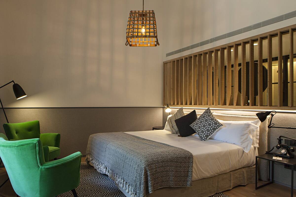 1 bedroom, premium bedding, minibar, in-room safe
