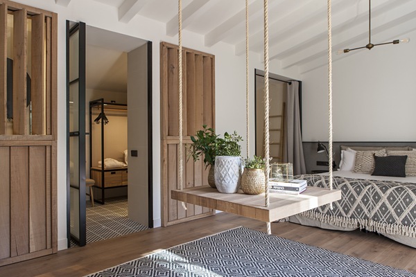 Deluxe Room | Premium bedding, minibar, in-room safe, soundproofing