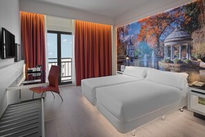 Minibar, in-room safe, desk, free WiFi - Hotel Elba Madrid Alcalá (Madrid)