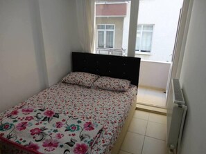 Standard Room, Smoking