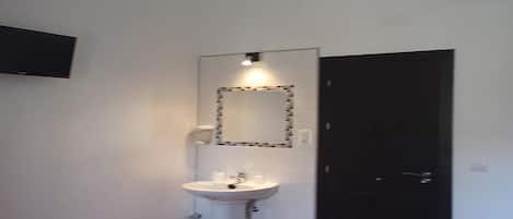 Double or Twin Room, Private Bathroom | Bathroom | Shower, free toiletries, hair dryer, towels
