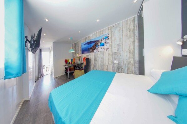 Penthouse, Terrace | In-room safe, laptop workspace, blackout drapes, iron/ironing board - Apartamentos Playa 76 (Torremolinos)