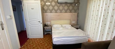 Classic Room | Minibar, in-room safe, free WiFi, bed sheets