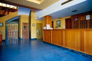 Reception - Hotel Perales (Talavera de la Reina)