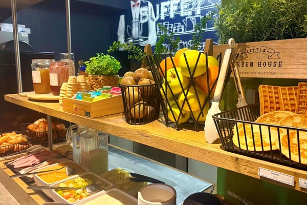 Daily buffet breakfast for a fee